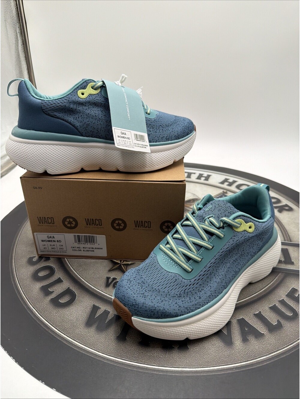 NWB Revitalign Gaia Walking Sneaker, Size 6 D Wide, Color Bluestone